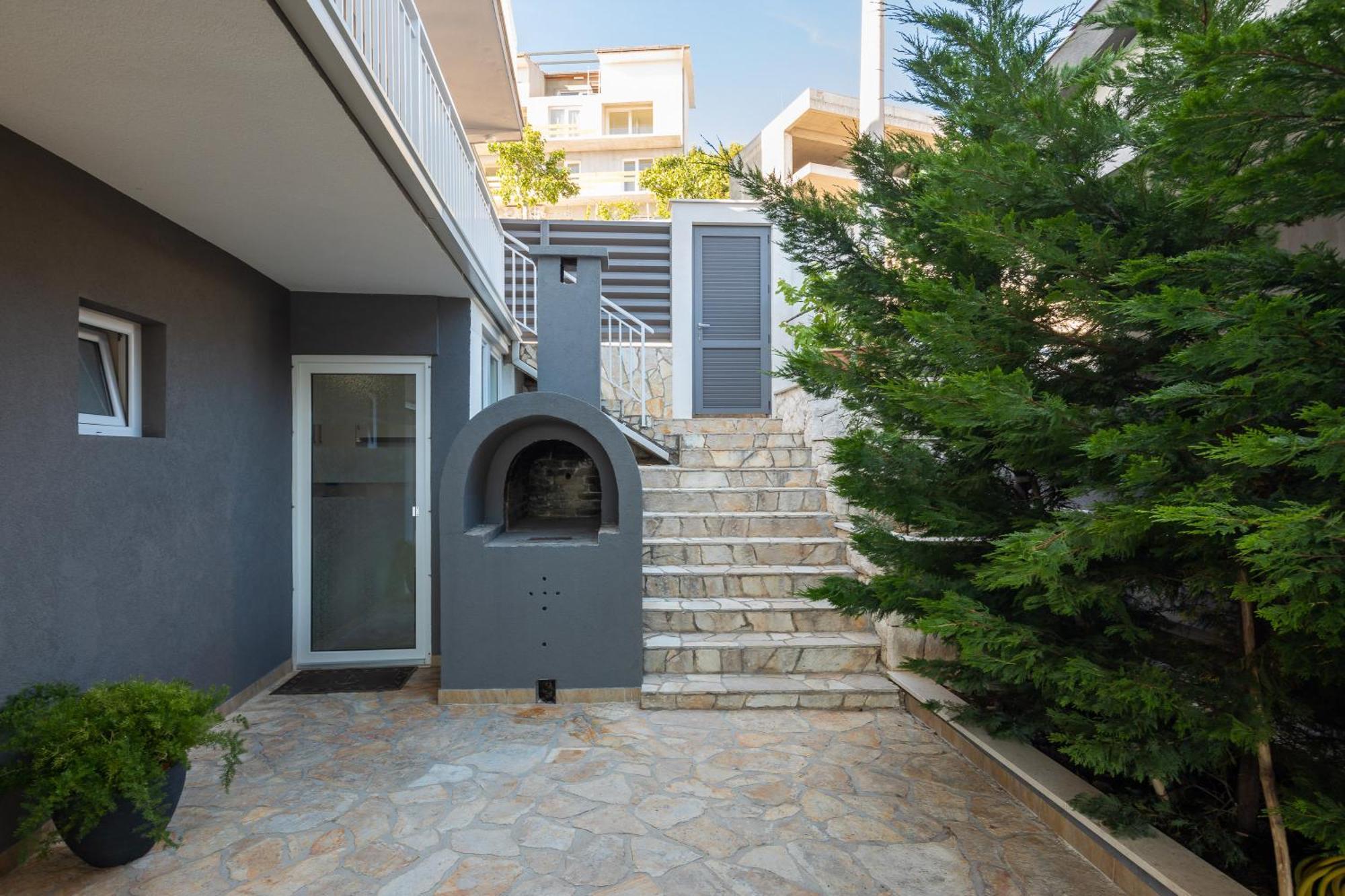 Luxury Seafront Villa With Heated Pool, Jacuzzi, Sea View, 150 M From Beach Stanici Buitenkant foto