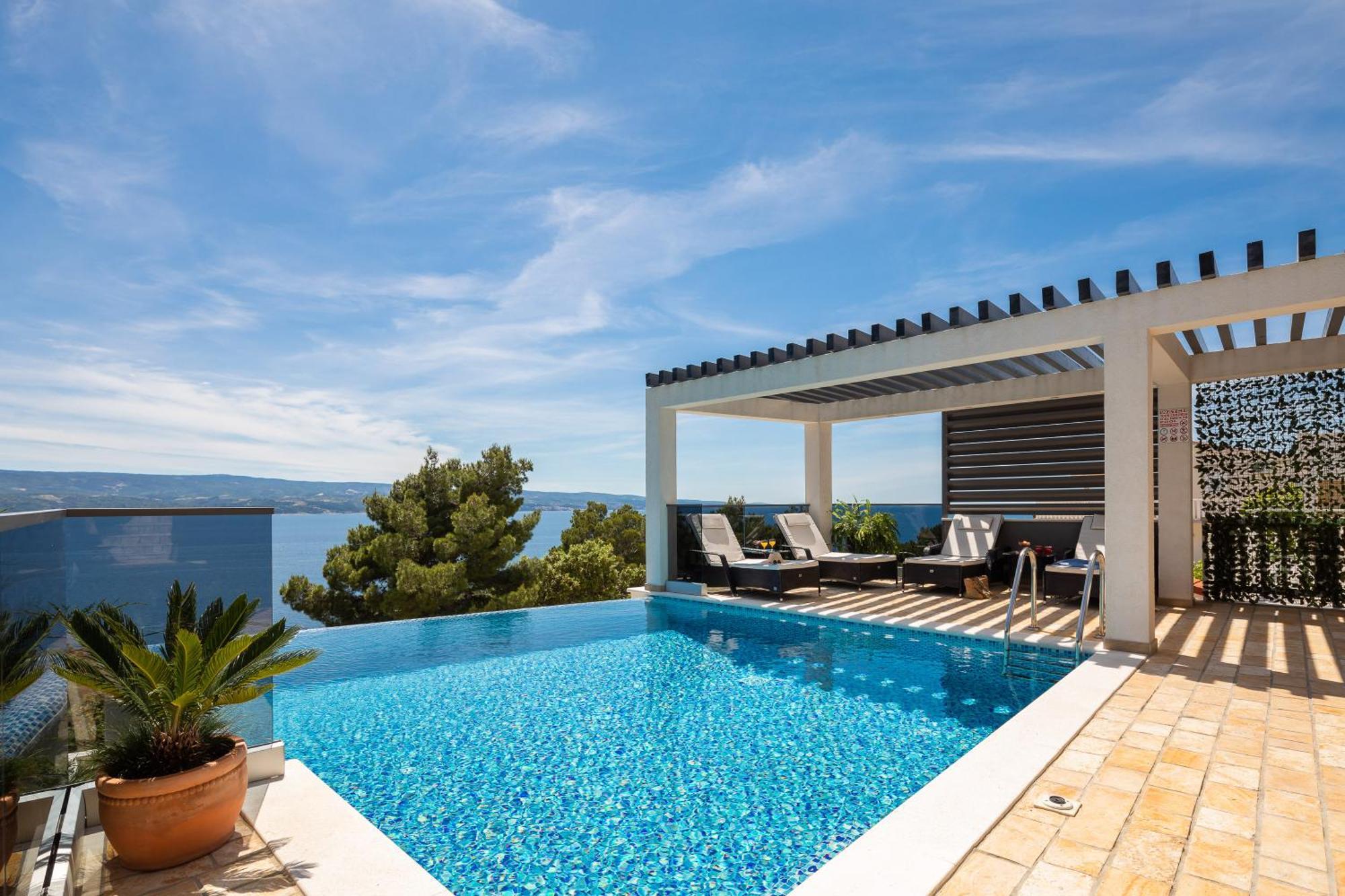 Luxury Seafront Villa With Heated Pool, Jacuzzi, Sea View, 150 M From Beach Stanici Buitenkant foto