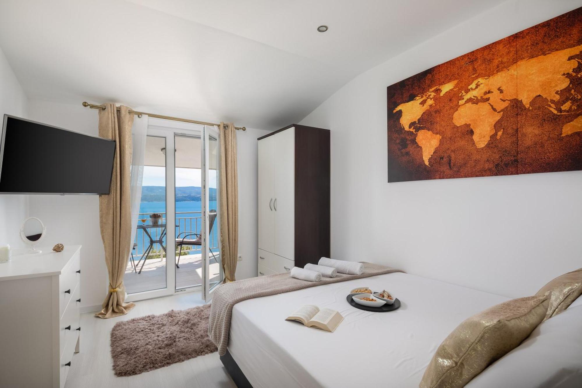 Luxury Seafront Villa With Heated Pool, Jacuzzi, Sea View, 150 M From Beach Stanici Buitenkant foto