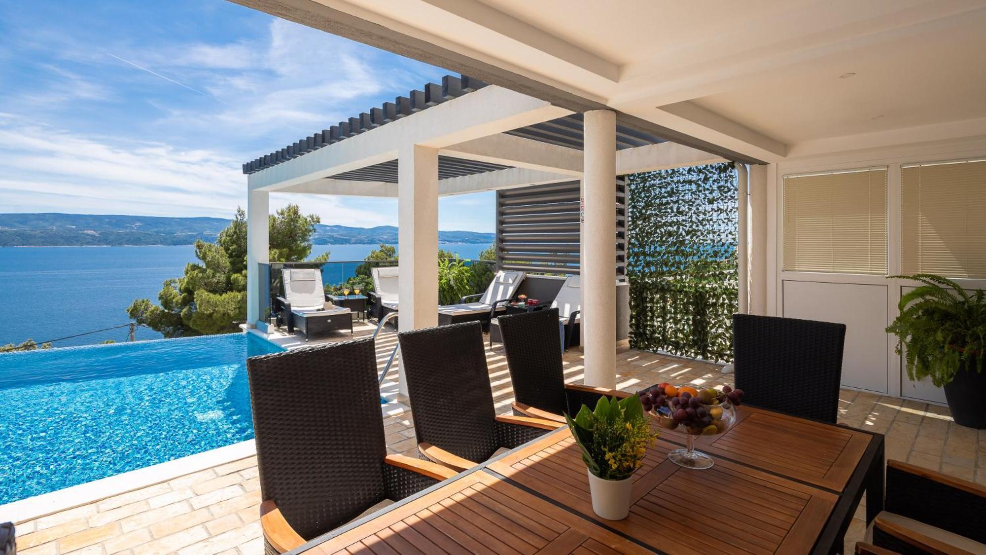 Luxury Seafront Villa With Heated Pool, Jacuzzi, Sea View, 150 M From Beach Stanici Buitenkant foto
