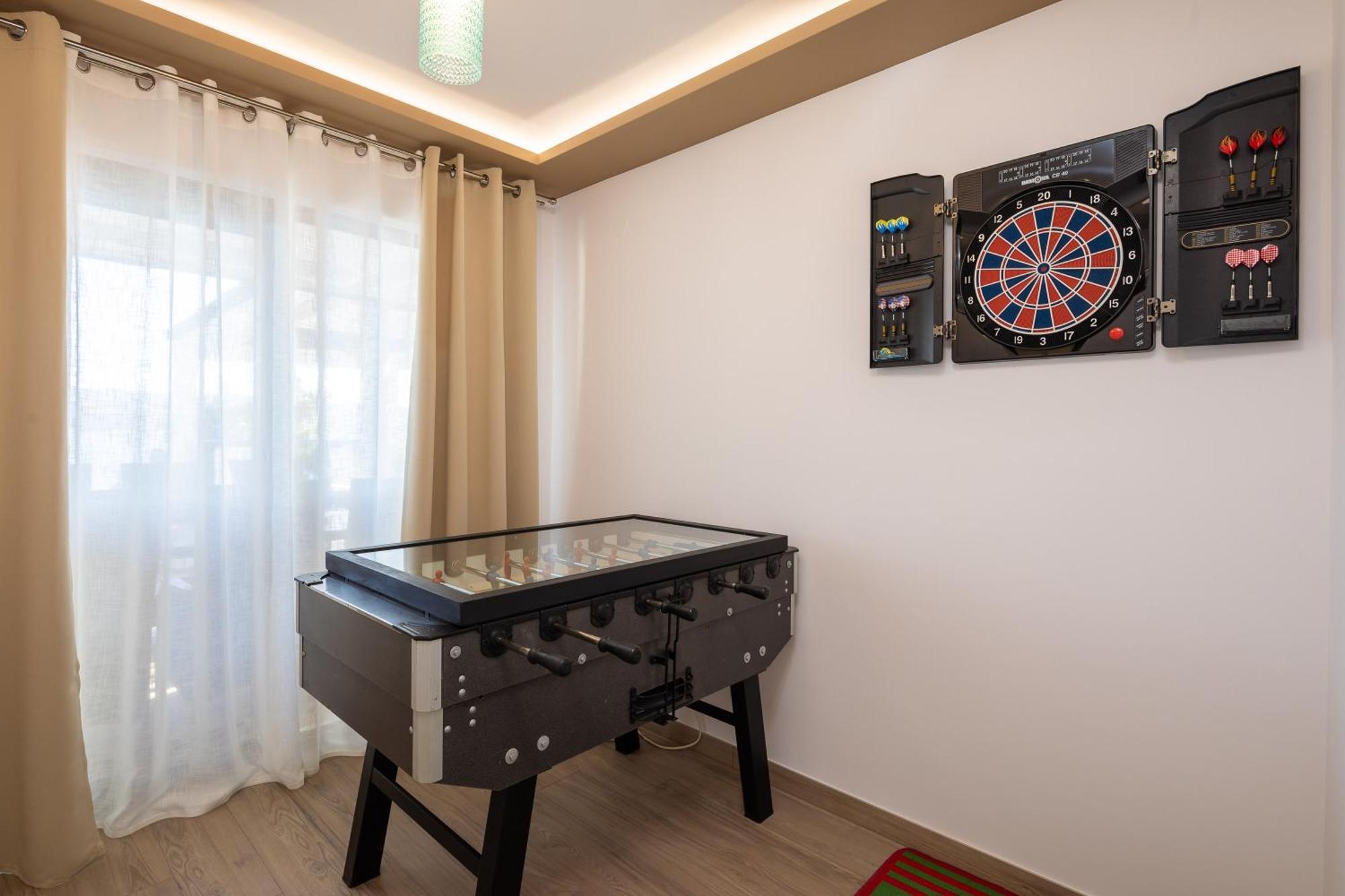 Luxury Seafront Villa With Heated Pool, Jacuzzi, Sea View, 150 M From Beach Stanici Buitenkant foto
