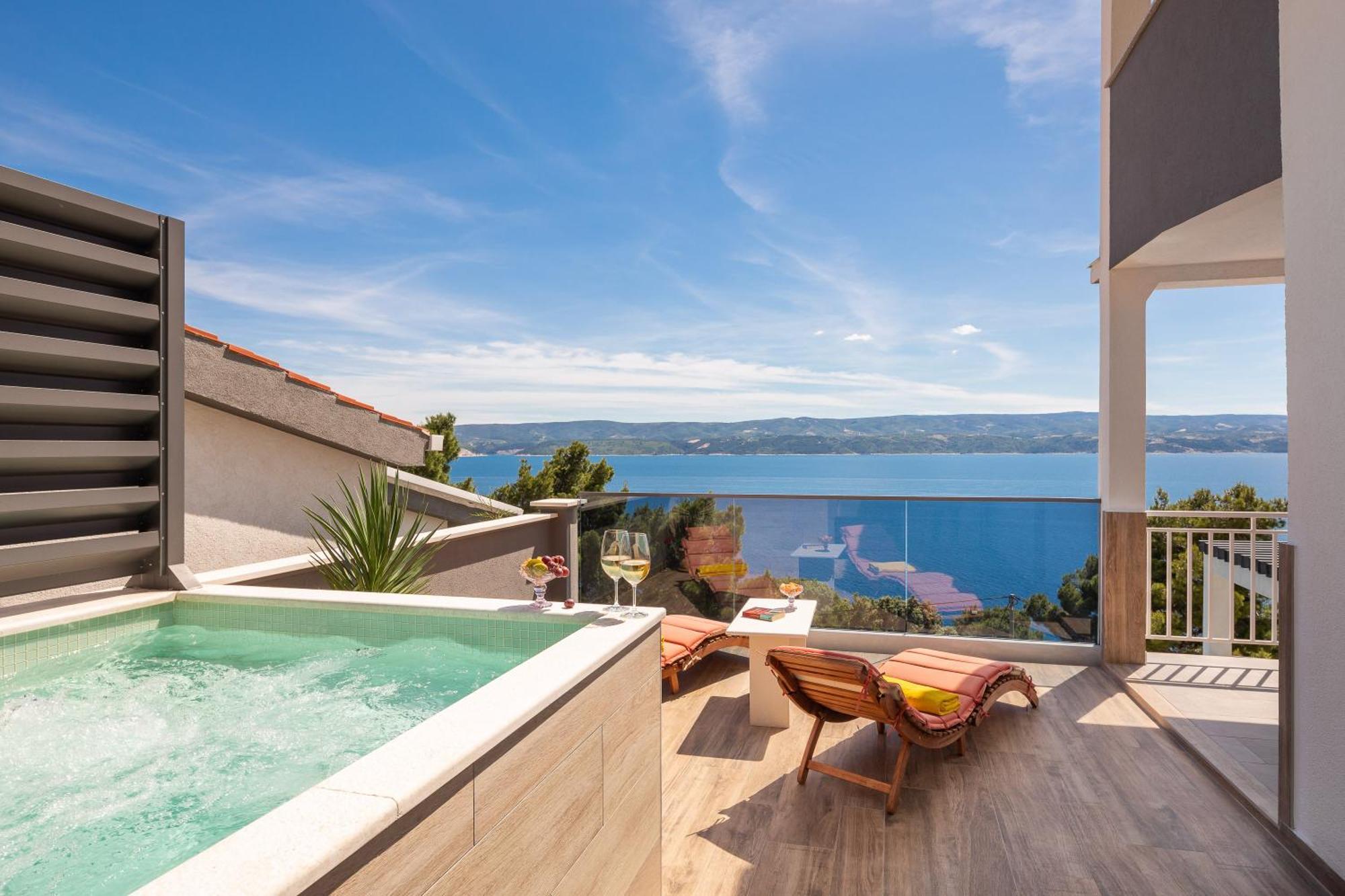 Luxury Seafront Villa With Heated Pool, Jacuzzi, Sea View, 150 M From Beach Stanici Buitenkant foto