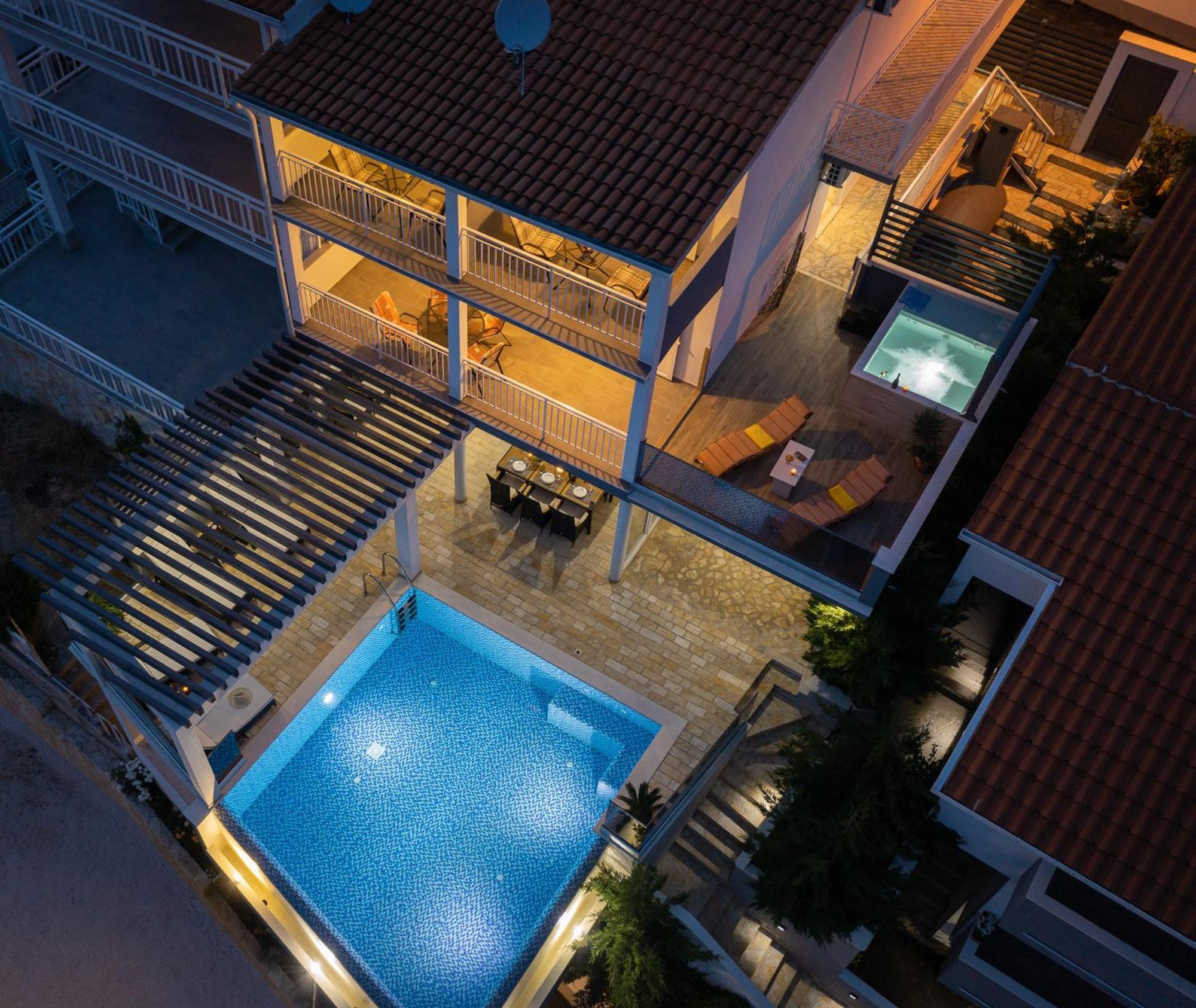 Luxury Seafront Villa With Heated Pool, Jacuzzi, Sea View, 150 M From Beach Stanici Buitenkant foto