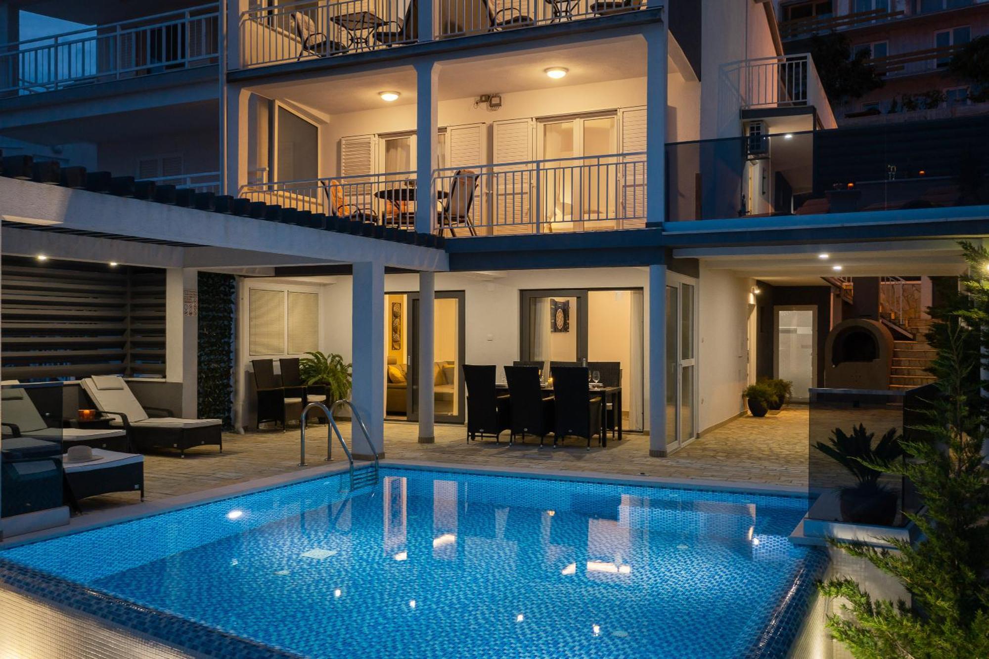 Luxury Seafront Villa With Heated Pool, Jacuzzi, Sea View, 150 M From Beach Stanici Buitenkant foto